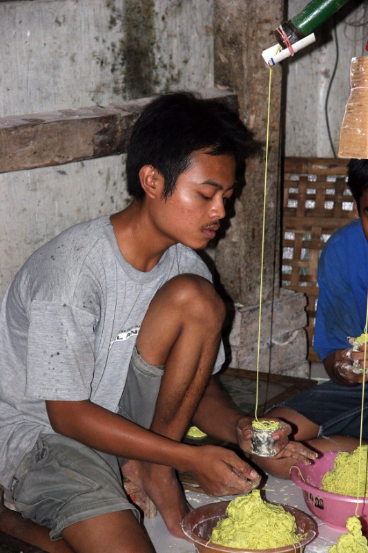 Family krupuk factory, Java Pangandaran Indonesia 1.jpg - Indonesia Java Pangandaran. Family krupuk factory